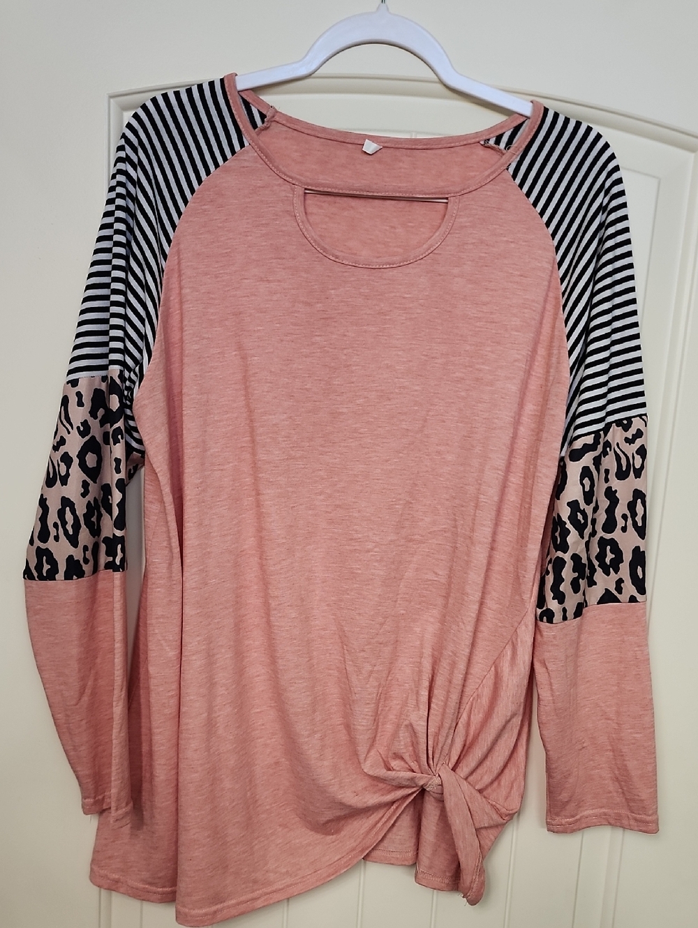 Women’s Pink Knot Hem Raglan Sleeve Top